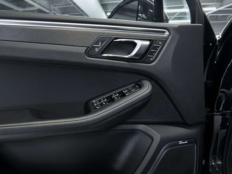 2023 Porsche Macan GTS thumb 26
