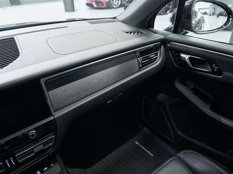 2023 Porsche Macan GTS thumb 39