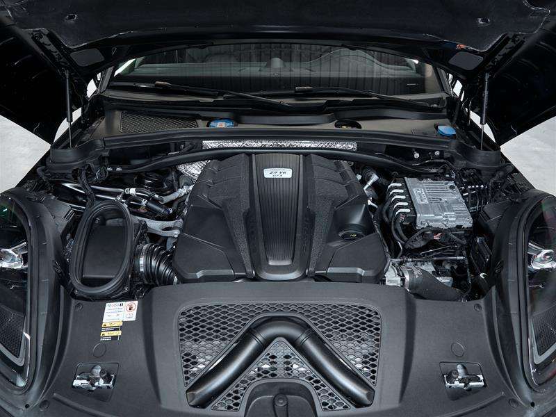 2023 Porsche Macan GTS thumb 10