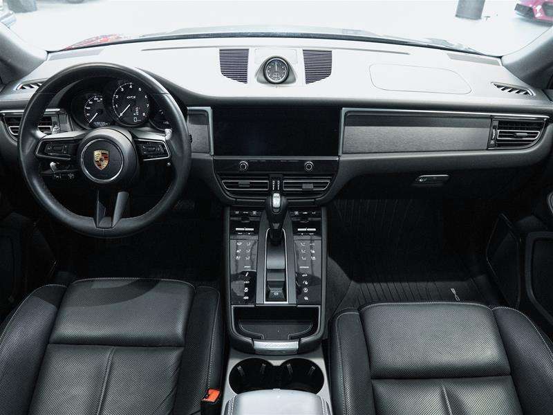 2023 Porsche Macan GTS thumb 25