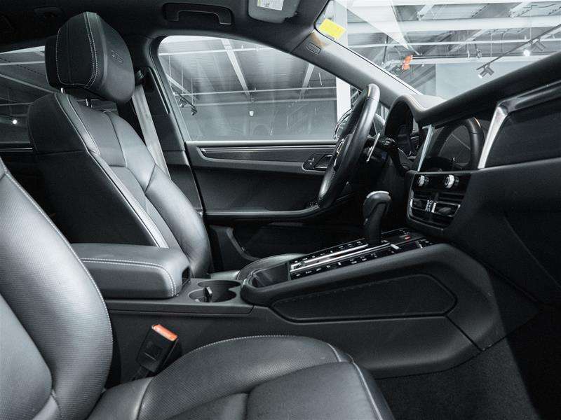 2023 Porsche Macan GTS thumb 21