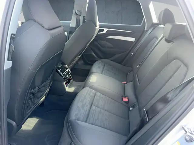 Audi A6 view 13