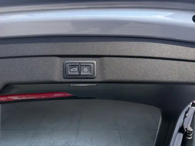 Audi A6 view 15