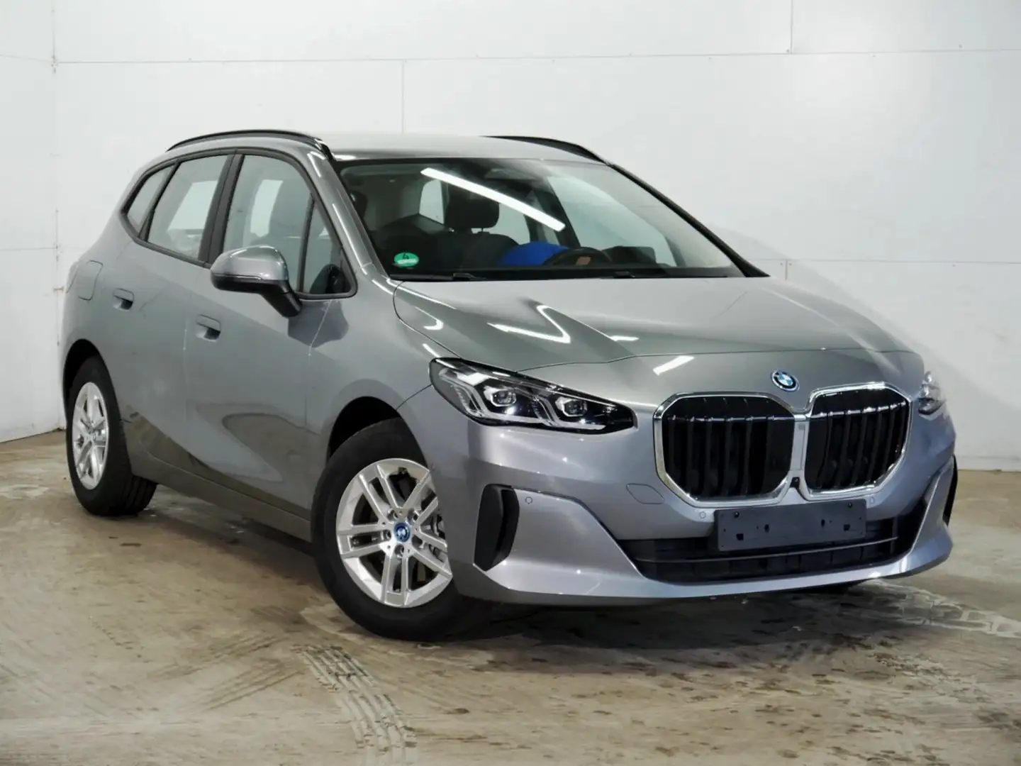BMW 225 e xDrive HeadUp360°Kam Driving Grau - 2