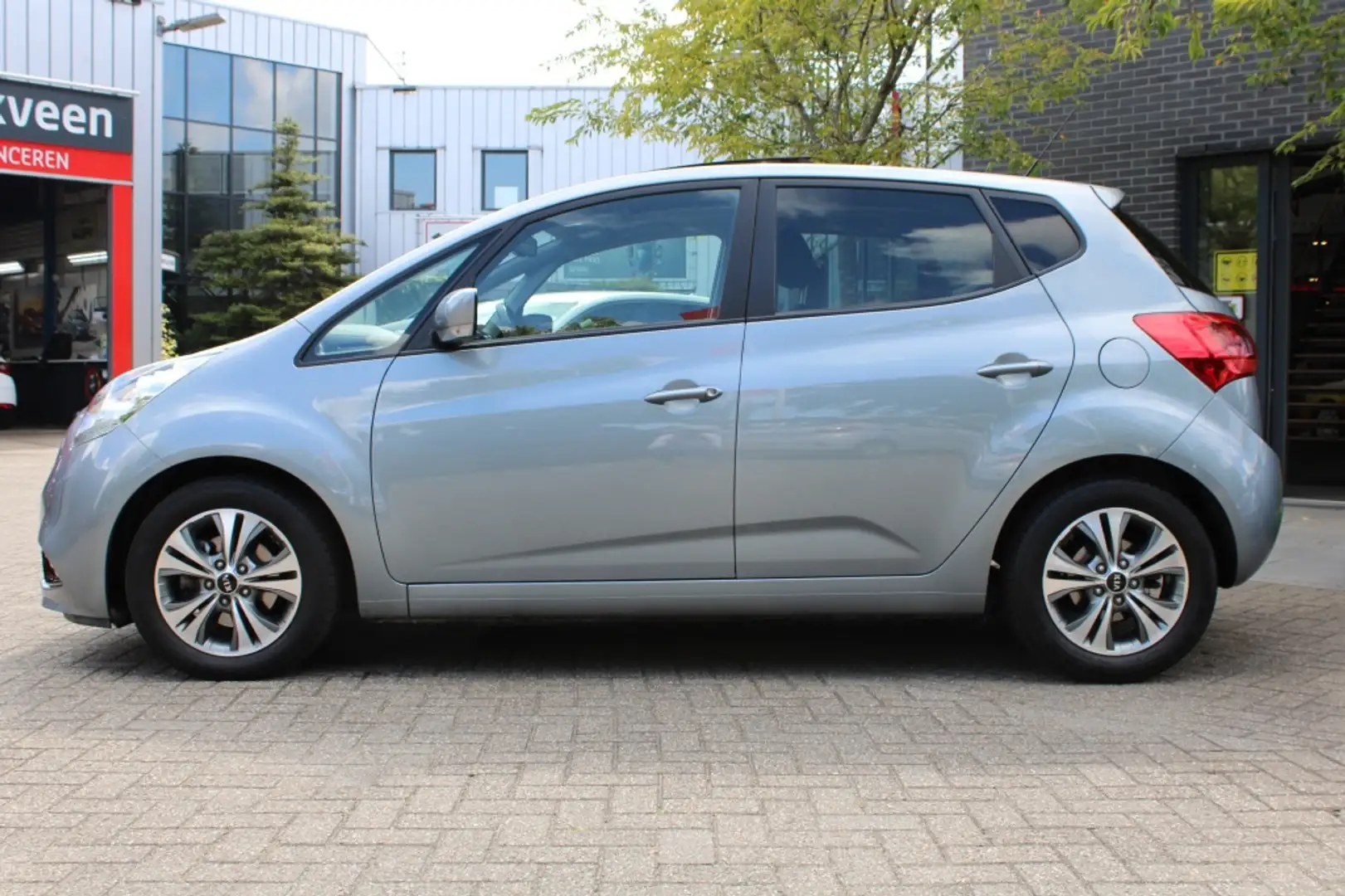 Kia Venga 1.6 CVVT AUTOMAAT Pano/Navi/Cam/Trekhaak "RIJKLAAR Gri - 2