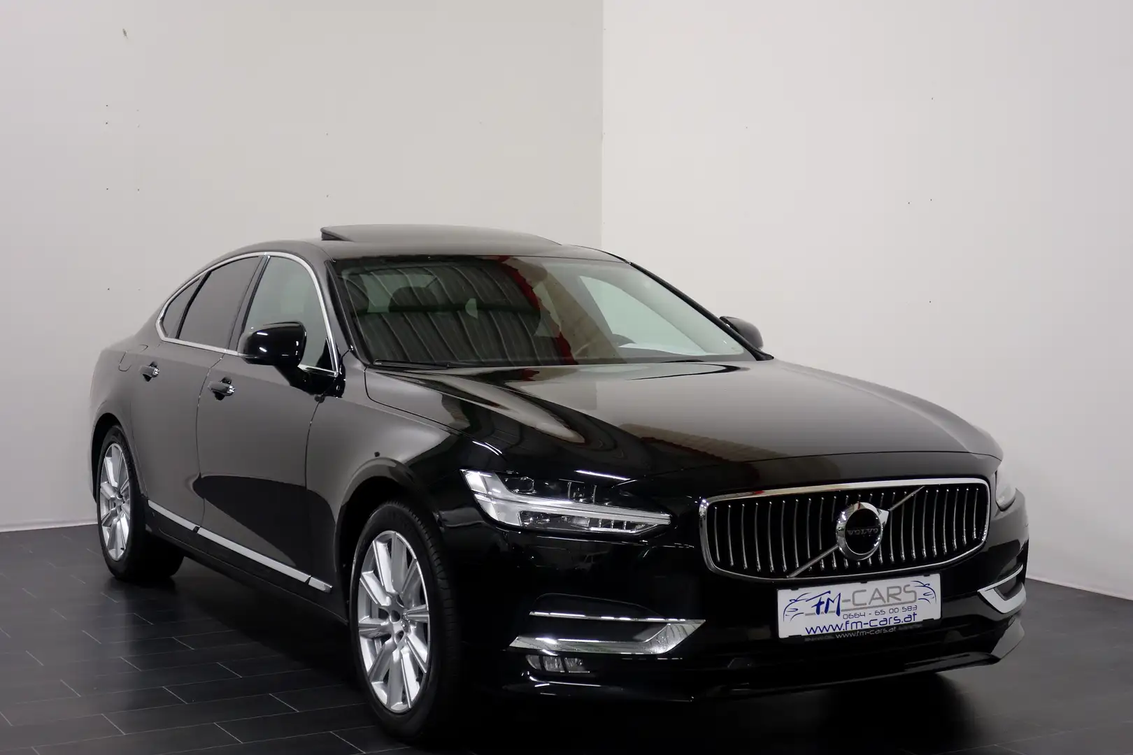 Volvo S90 D4 AWD Inscription Geartronic *Leder*Navi*LED*AHV* Чёрный - 1