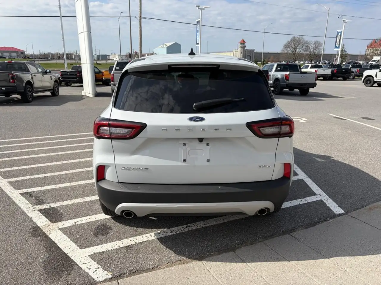Ford Escape снимка Ford Escape