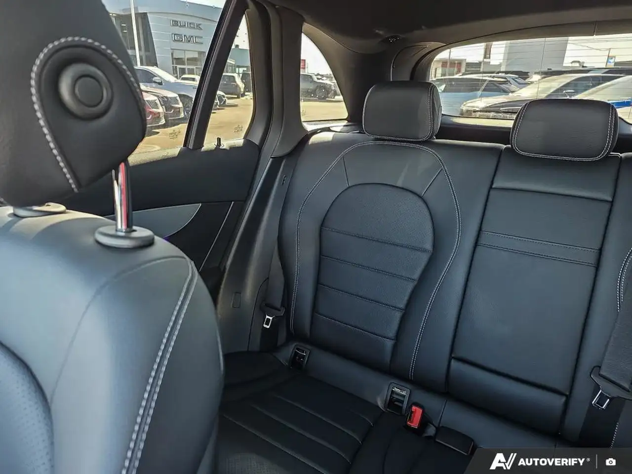 Mercedes-Benz GLC снимка Mercedes-Benz GLC