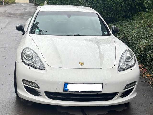 Imagine Porsche Panamera Panamera 4S PDK