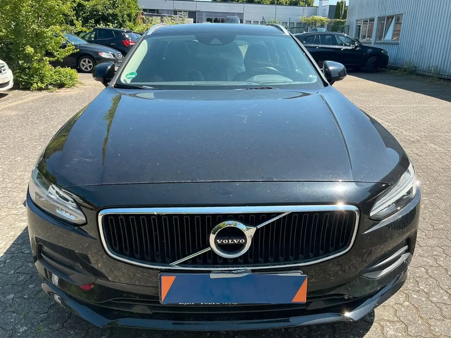 Volvo V90 Kombi Momentum AWD +1.HND+PANO+NAV+LEDER+AHK Noir - 2