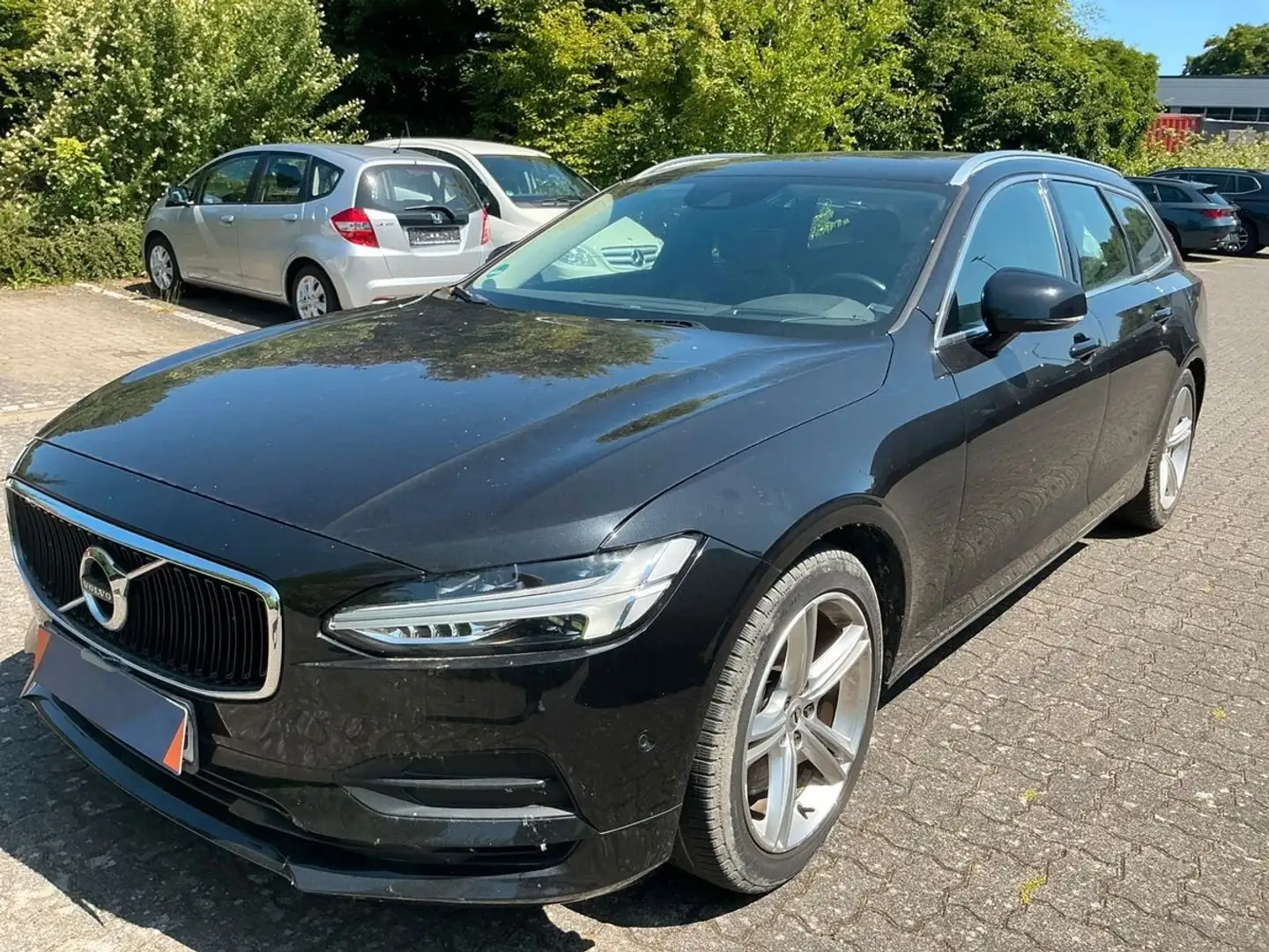Volvo V90 Kombi Momentum AWD +1.HND+PANO+NAV+LEDER+AHK Noir - 1