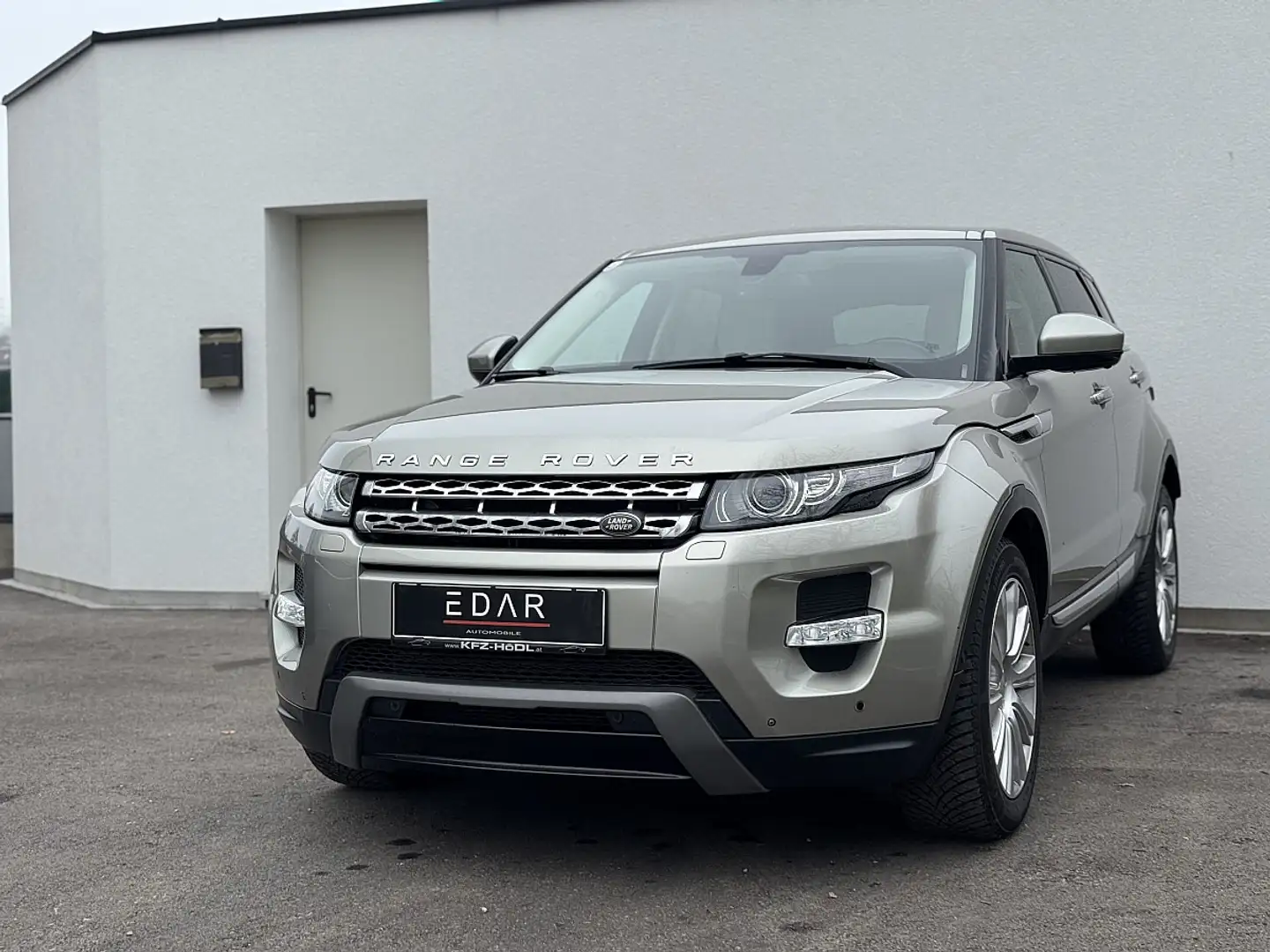 Land Rover Range Rover Evoque Prestige 2,2 SD4 Aut.*Leder*Fernlicht.ass.*360 ... Grau - 2