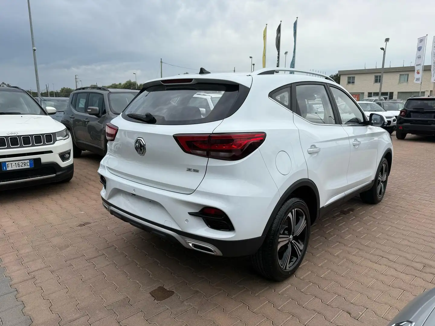 MG ZS 1.5 Comfort Blanco - 2