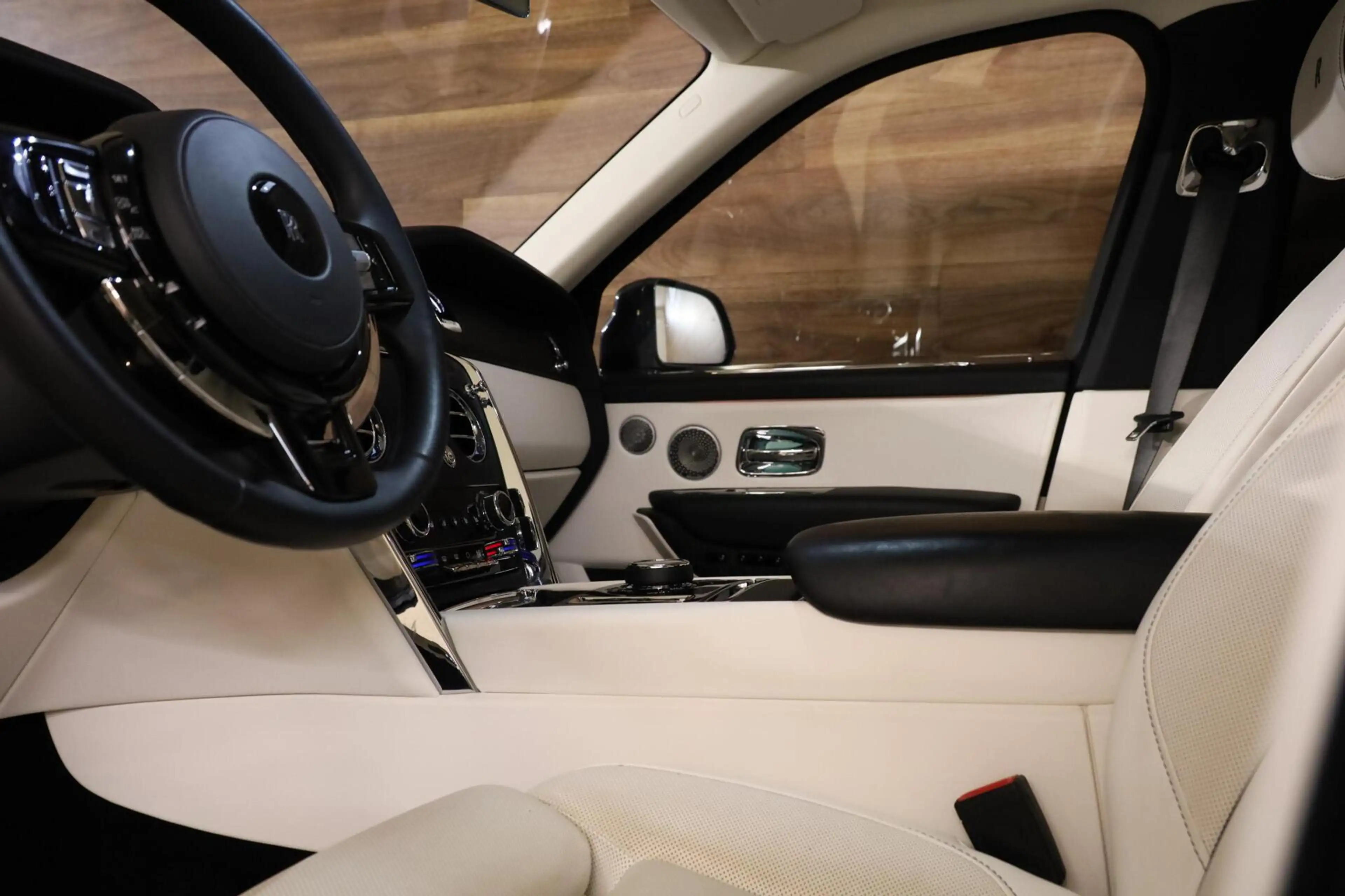 Rolls-Royce Cullinan 6.75 V12|Two-Tone|Massage|Pano|Bespoke| — photo 30