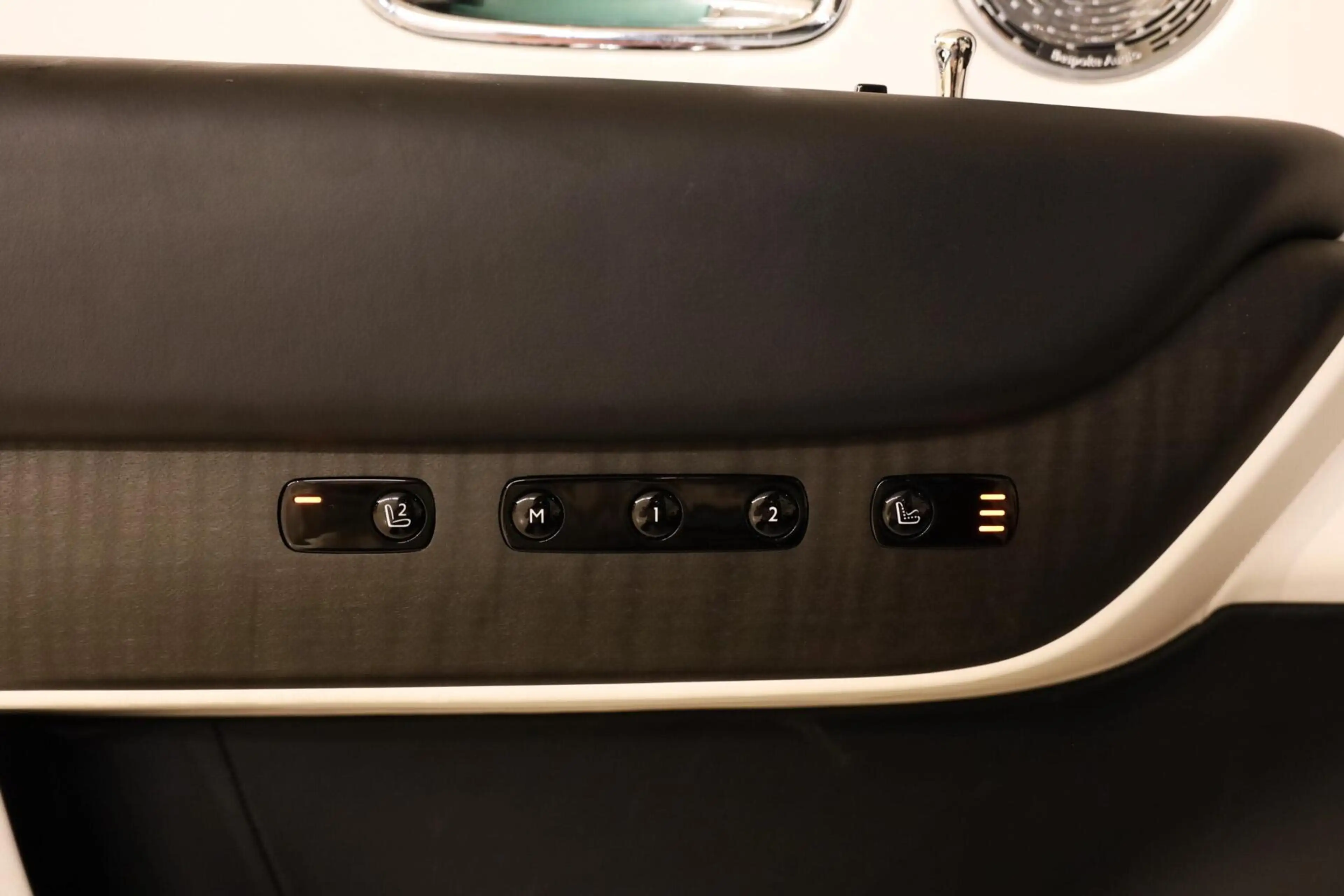 Rolls-Royce Cullinan 6.75 V12|Two-Tone|Massage|Pano|Bespoke| — photo 27