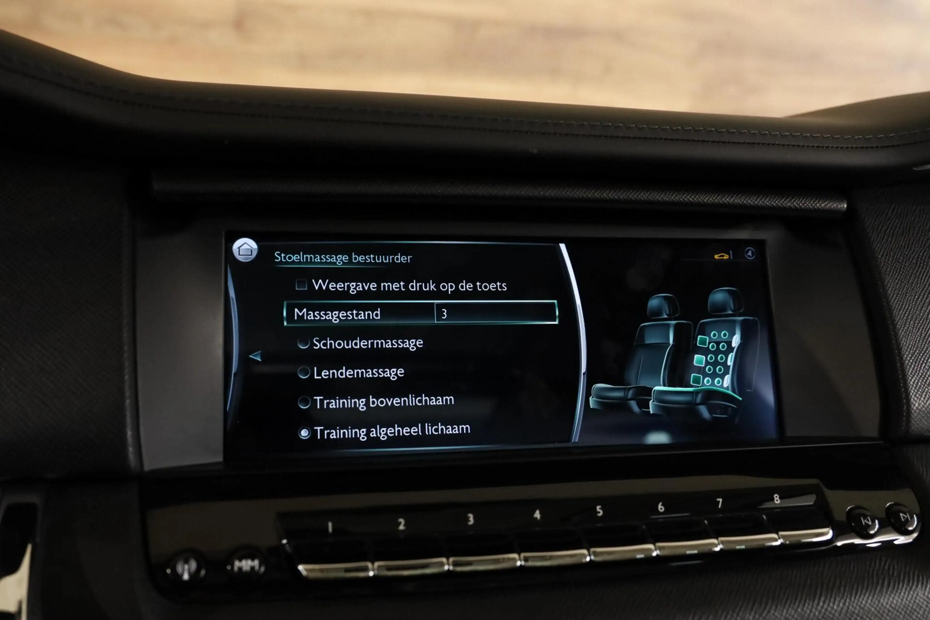 Rolls-Royce Cullinan 6.75 V12|Two-Tone|Massage|Pano|Bespoke| — photo 14