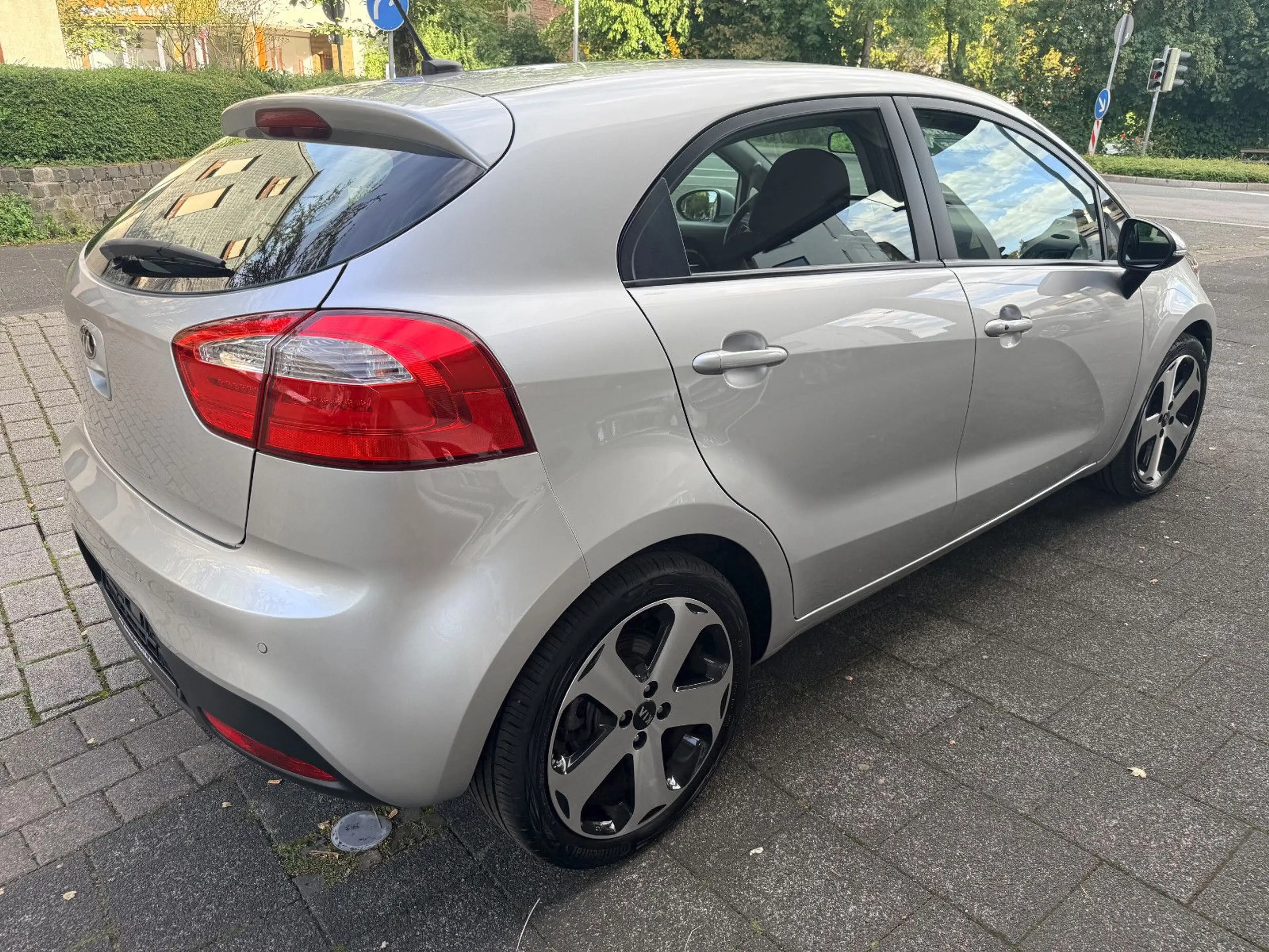 Kia Rio Spirit,Navi,Kamera,Keyless go,Lenkradheizung — photo 4