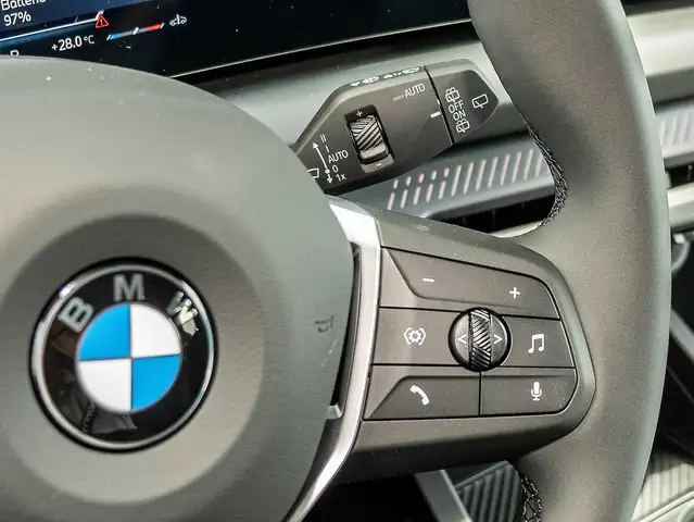 BMW 1 Series view 11