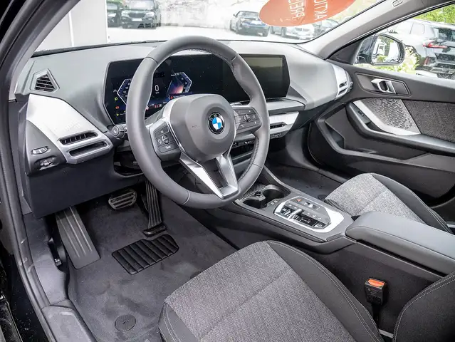 BMW 1 Series view 3