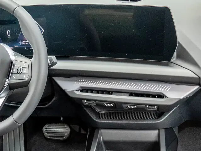 BMW 1 Series view 6