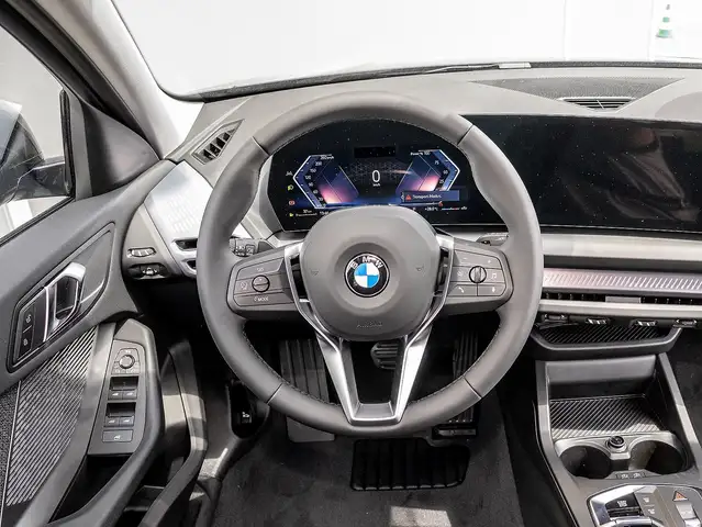 BMW 1 Series view 8