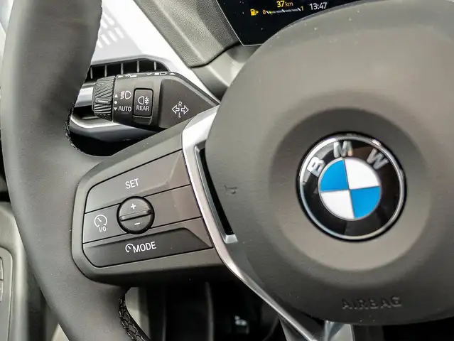 BMW 1 Series view 10
