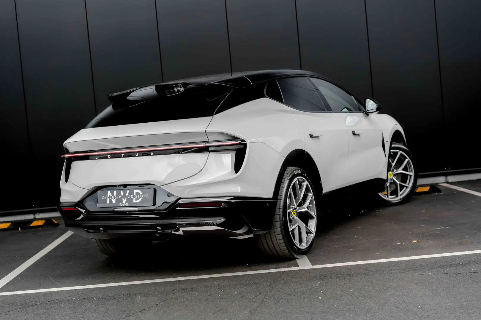 Lotus Eletre EDS 450 | KEF | Lidar | Headup | 22" | Full Gris - 2