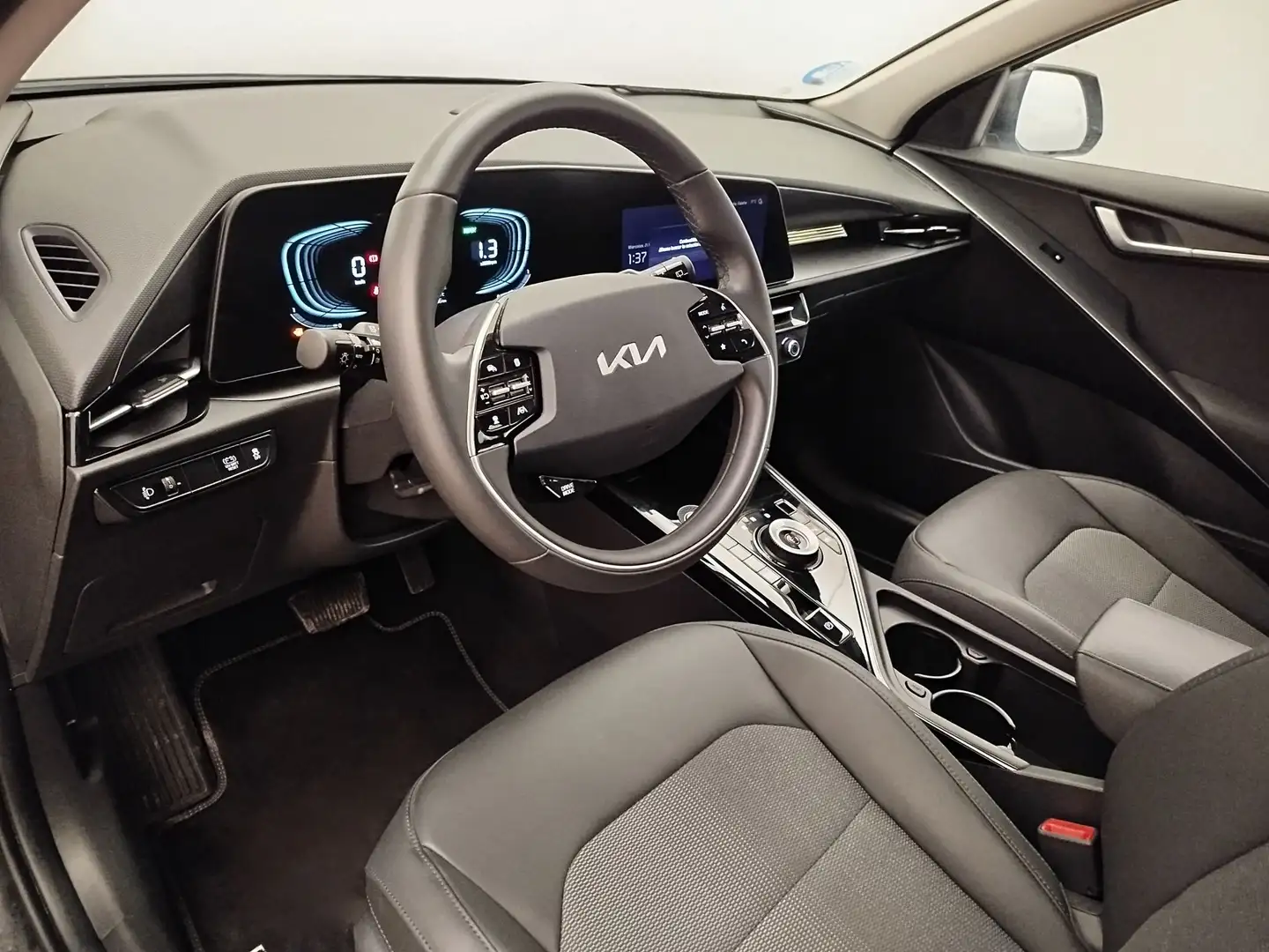Kia Niro 1.6 GDi HEV 95kW (129CV) Drive Gris - 2