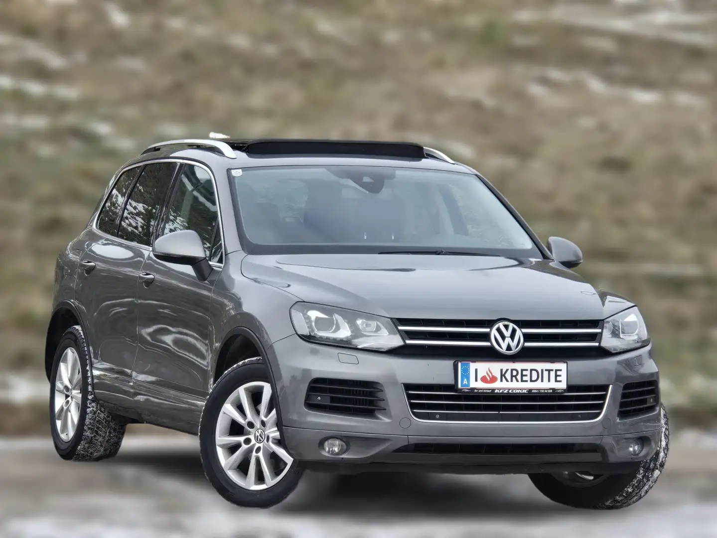 Volkswagen Touareg V6 TDI Automatik* AHK* Panoramadach- Leder* Navi* Gris - 2