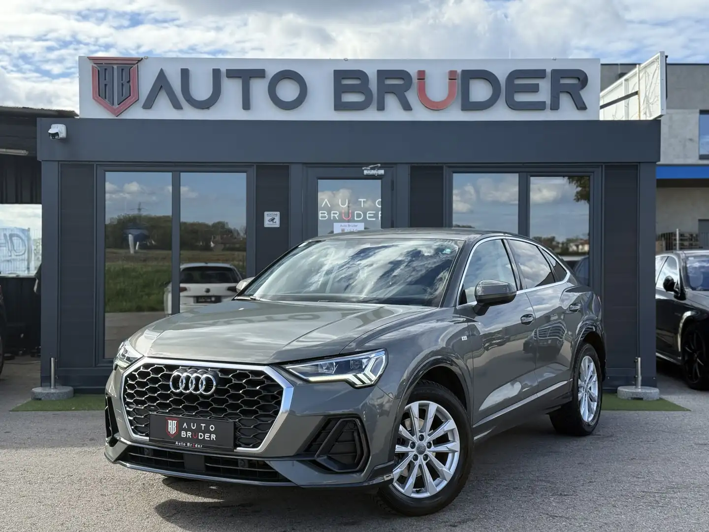 Audi Q3 35 TDI - 1