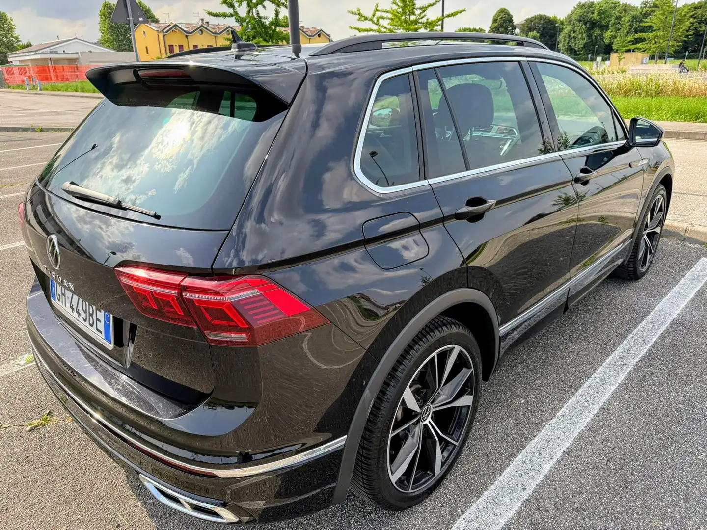 Volkswagen Tiguan 2.0 tdi R-Line 150cv dsg - 2