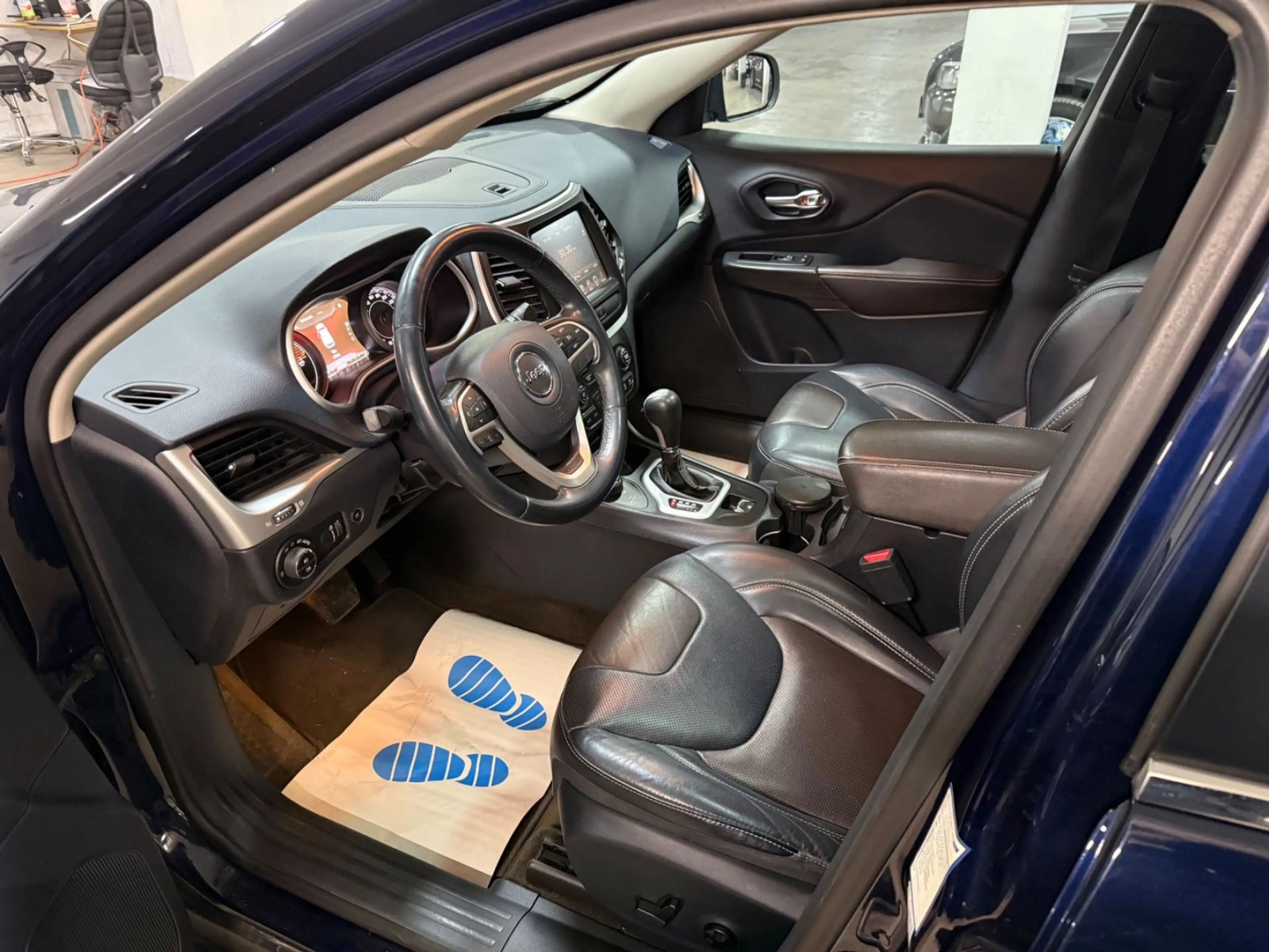 Jeep Cherokee Limited 4WD Navi~Klima~Leder~Panorama — photo 8