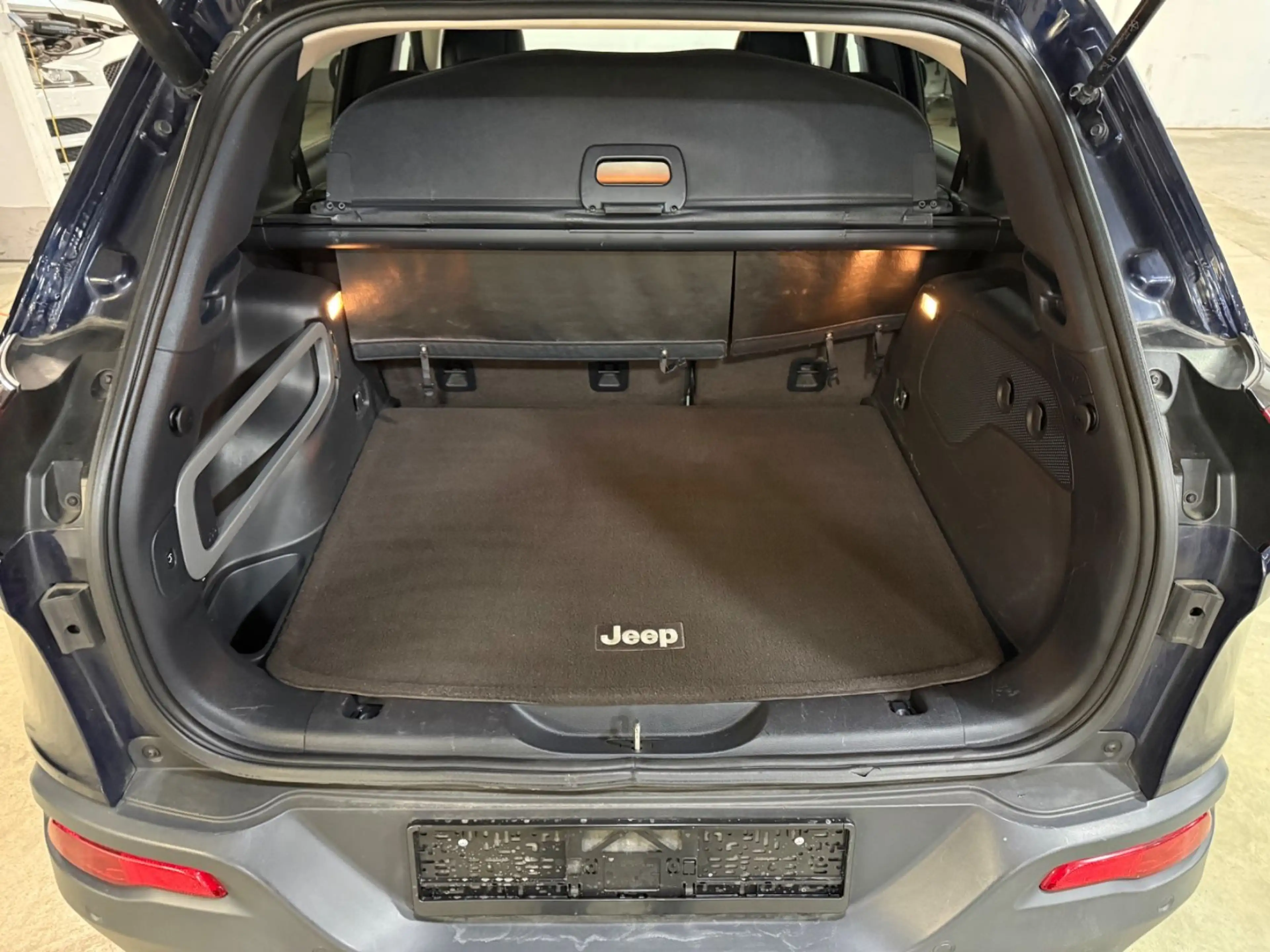 Jeep Cherokee Limited 4WD Navi~Klima~Leder~Panorama — photo 11