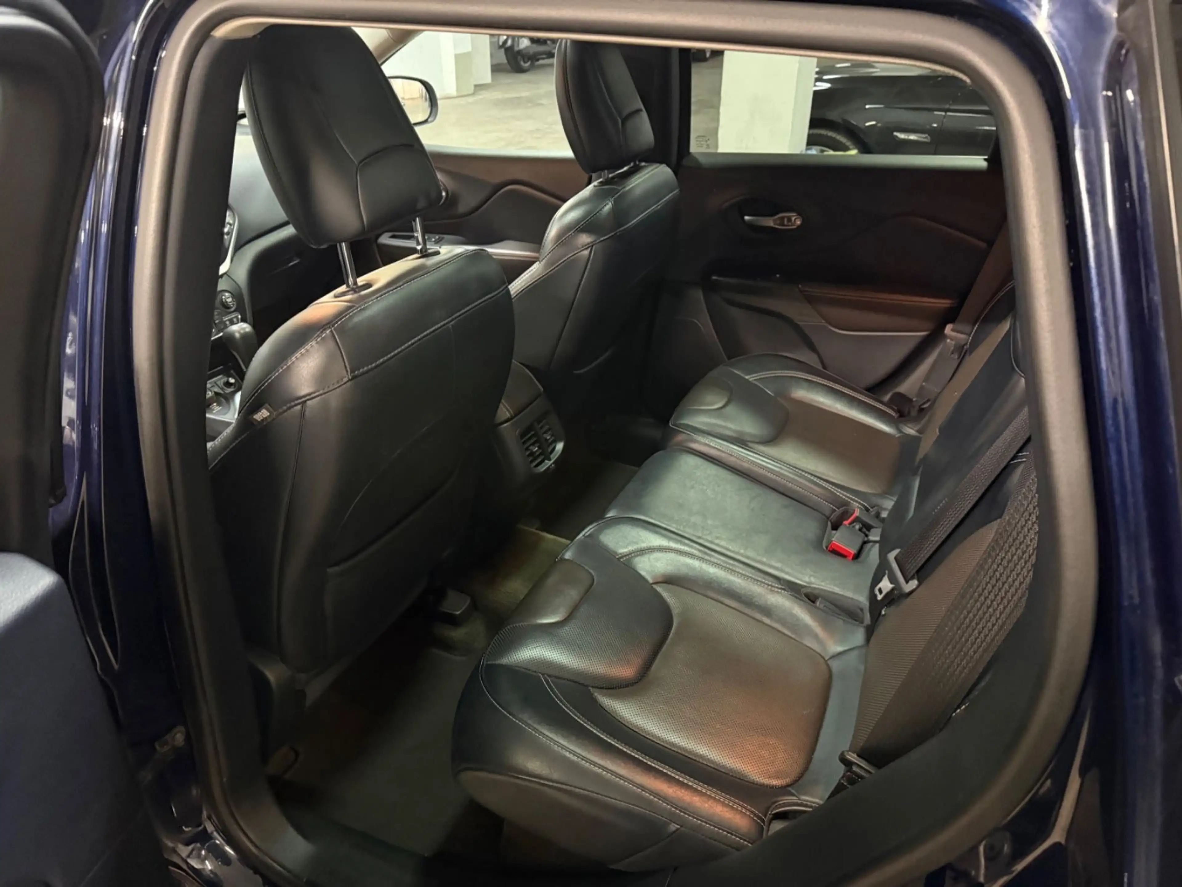 Jeep Cherokee Limited 4WD Navi~Klima~Leder~Panorama — photo 10