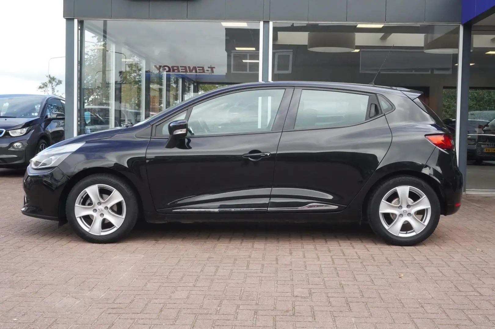 Renault Clio 0.9 TCe Expression | Navigatie | Airco | Elek. Pak Zwart - 2