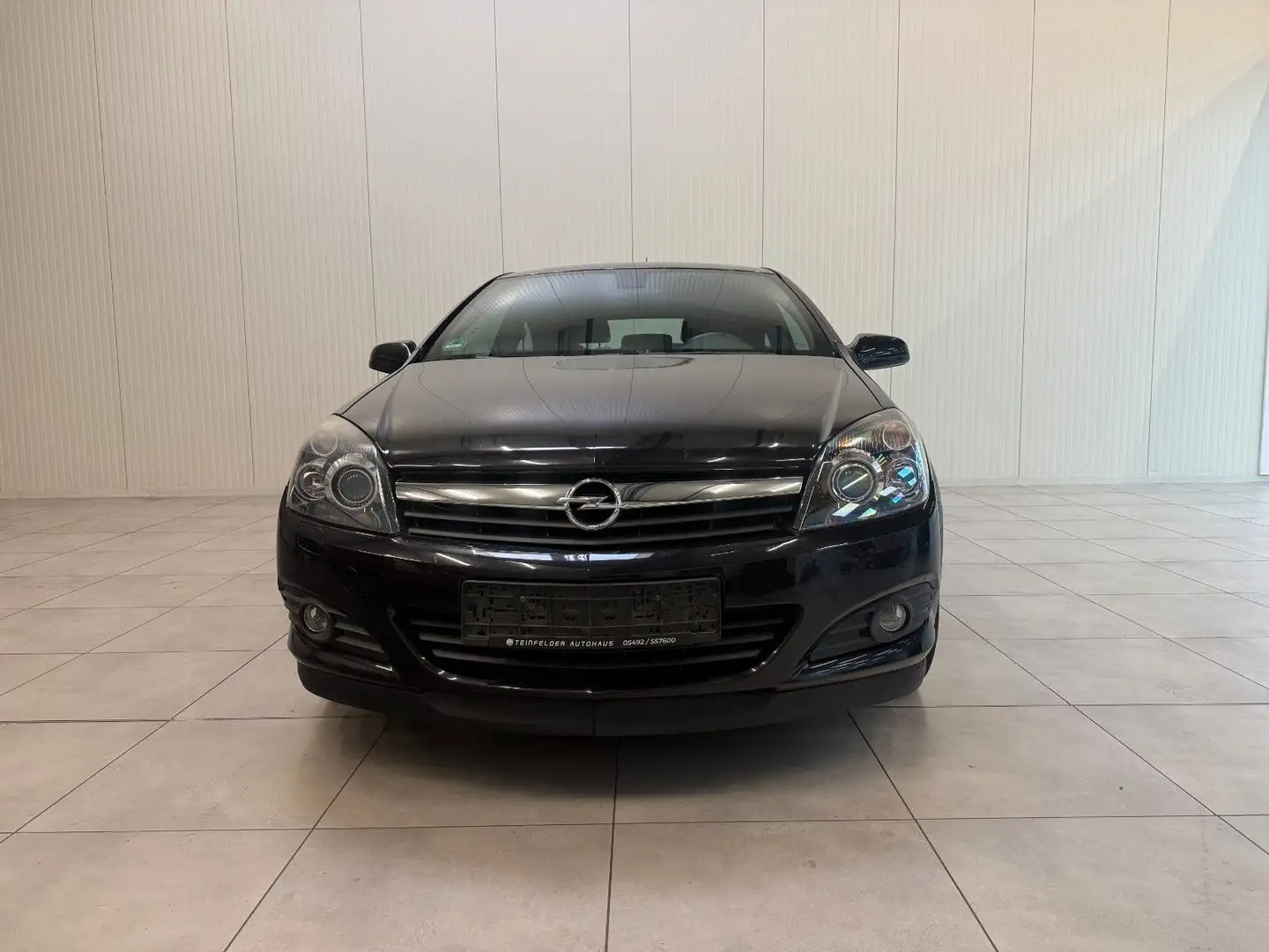 Opel Astra H 1.8 GTC Sport TEMPOMAT / NAVI Schwarz - 2