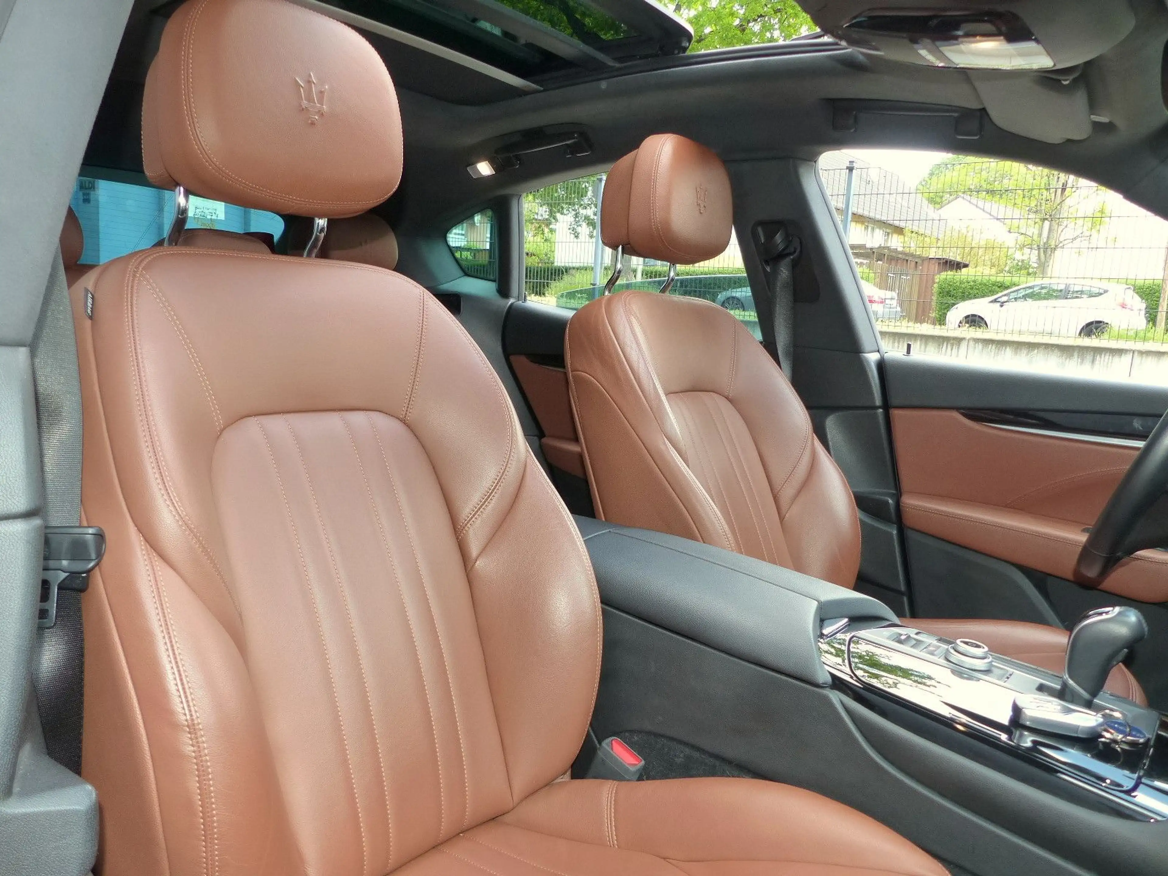 Maserati Levante 3.0 V6 Pano/Kamera/Harman/21Zoll/Navi — photo 14