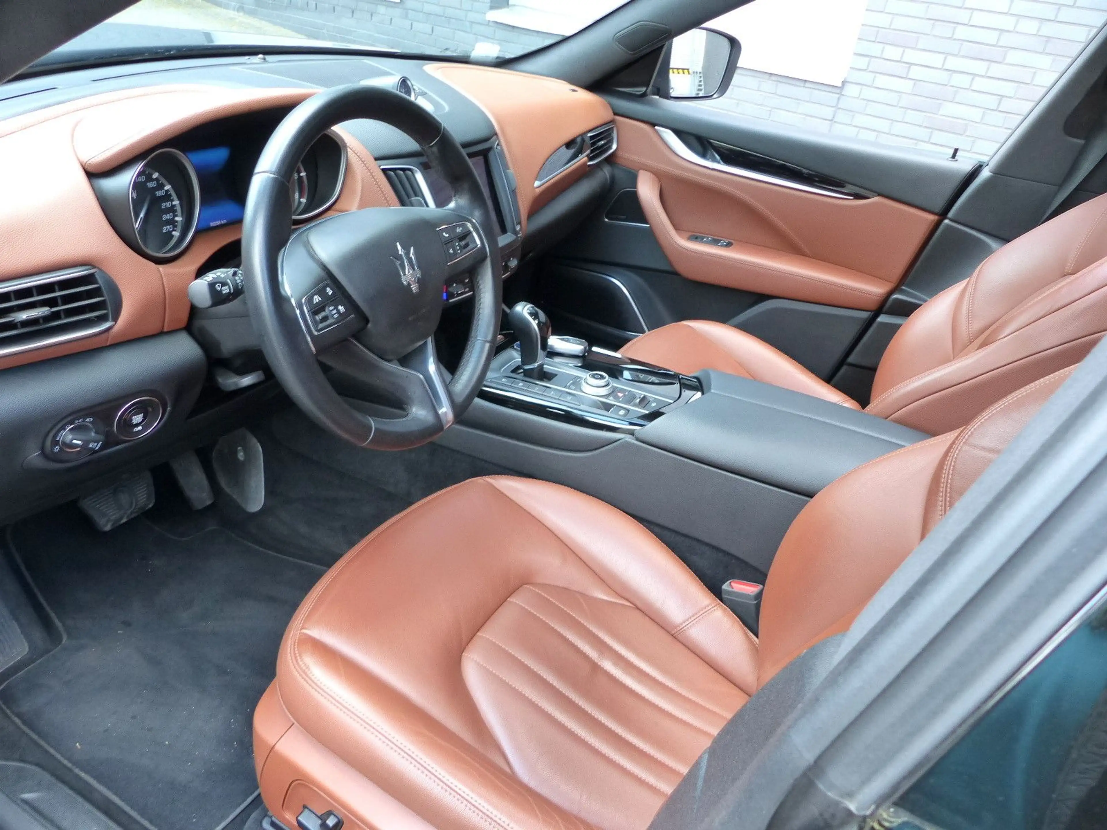 Maserati Levante 3.0 V6 Pano/Kamera/Harman/21Zoll/Navi — photo 5