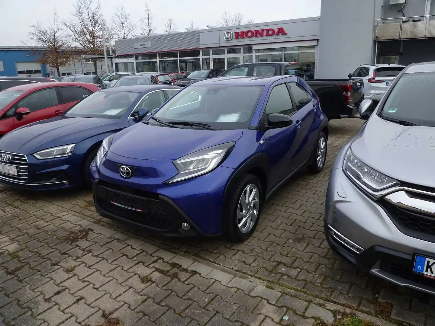 Toyota Aygo X X-Active Bleu - 2