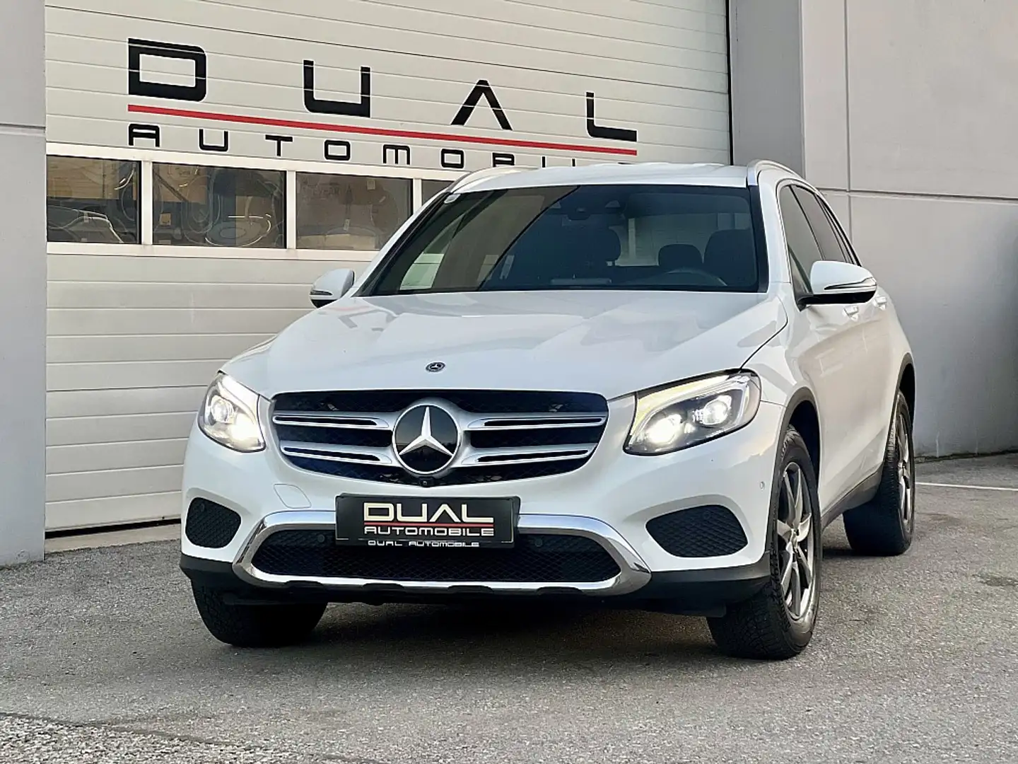 Mercedes-Benz GLC 220 GLC 220d 4MATIC Aut./AHK/LED/360°/F1 Weiß - 1