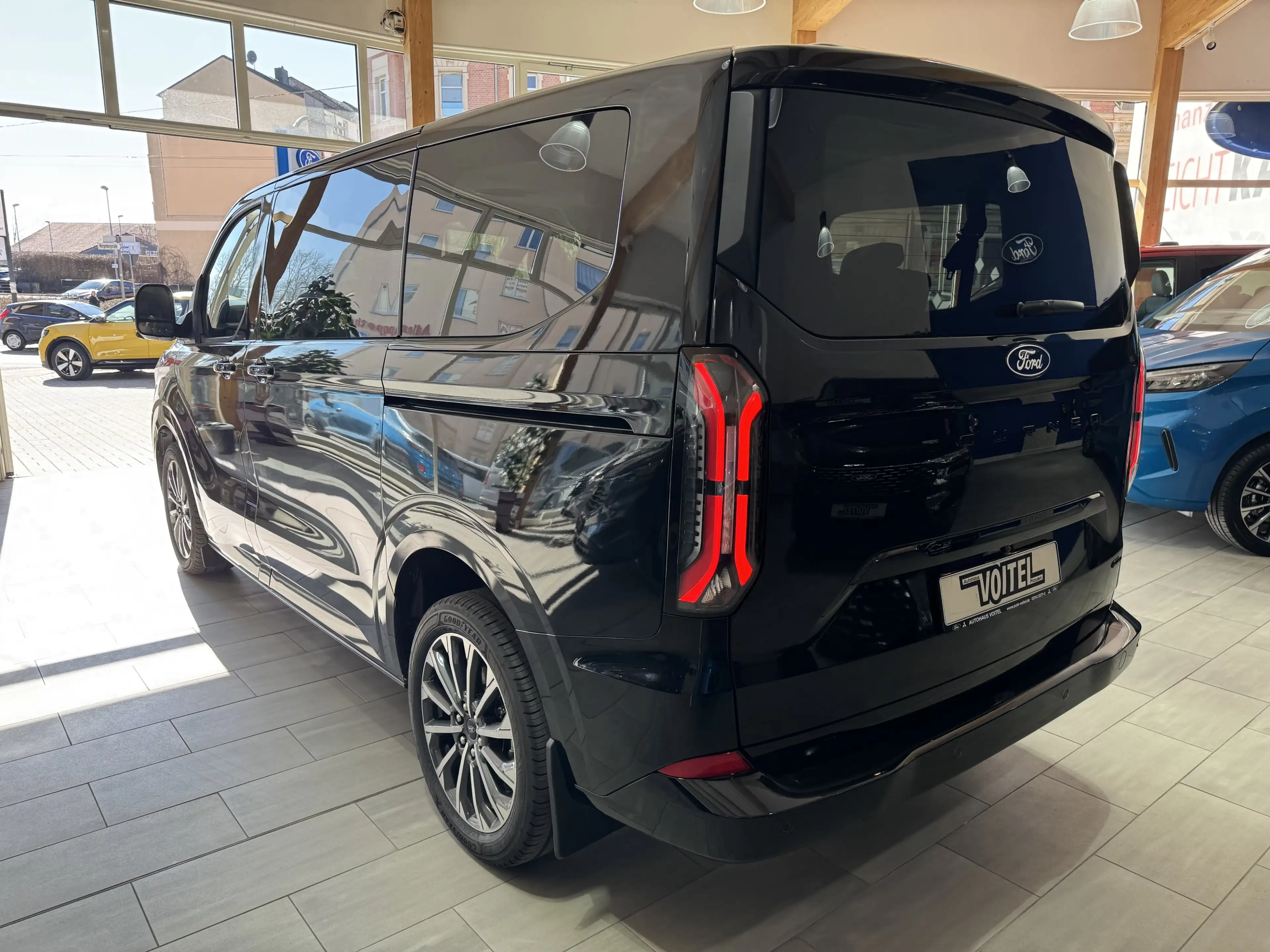 Ford Tourneo Custom Titanium X L1 AWD MATRIX-LED / AHK — photo 7