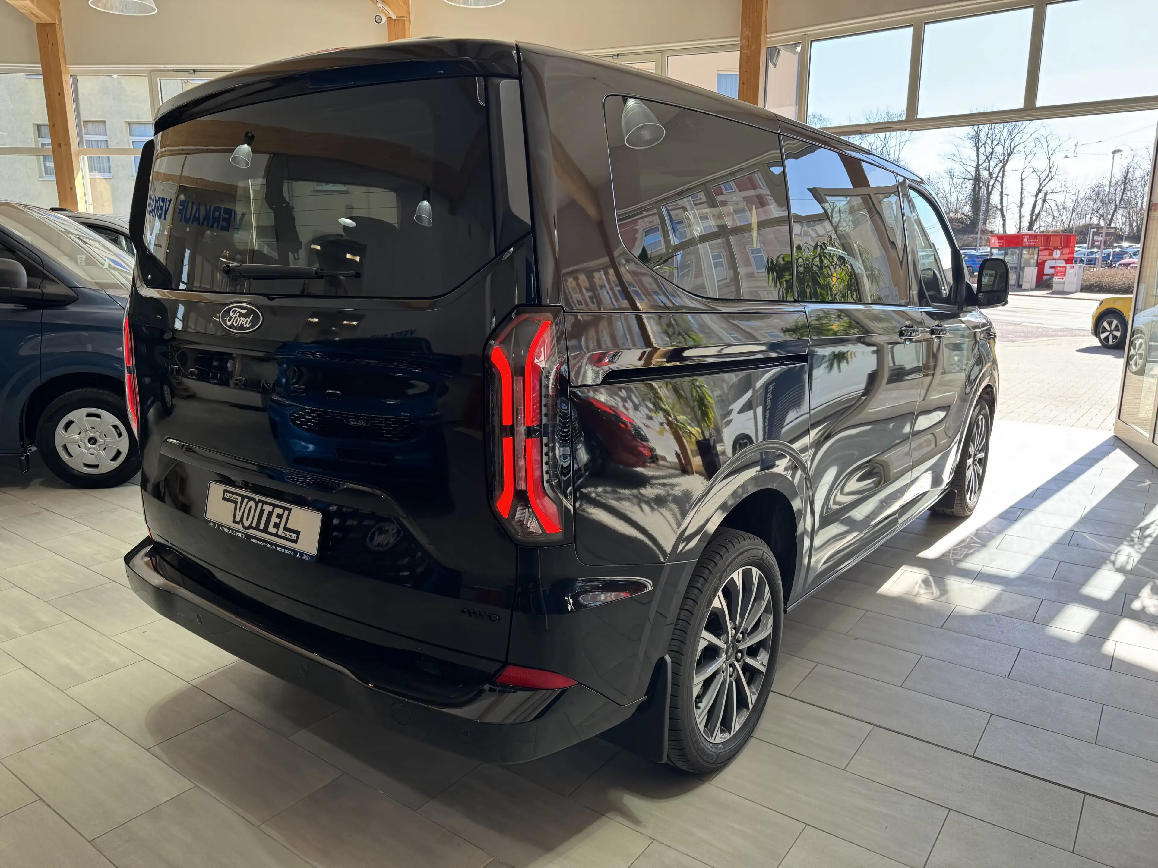 Ford Tourneo Custom Titanium X L1 AWD MATRIX-LED / AHK — photo 5