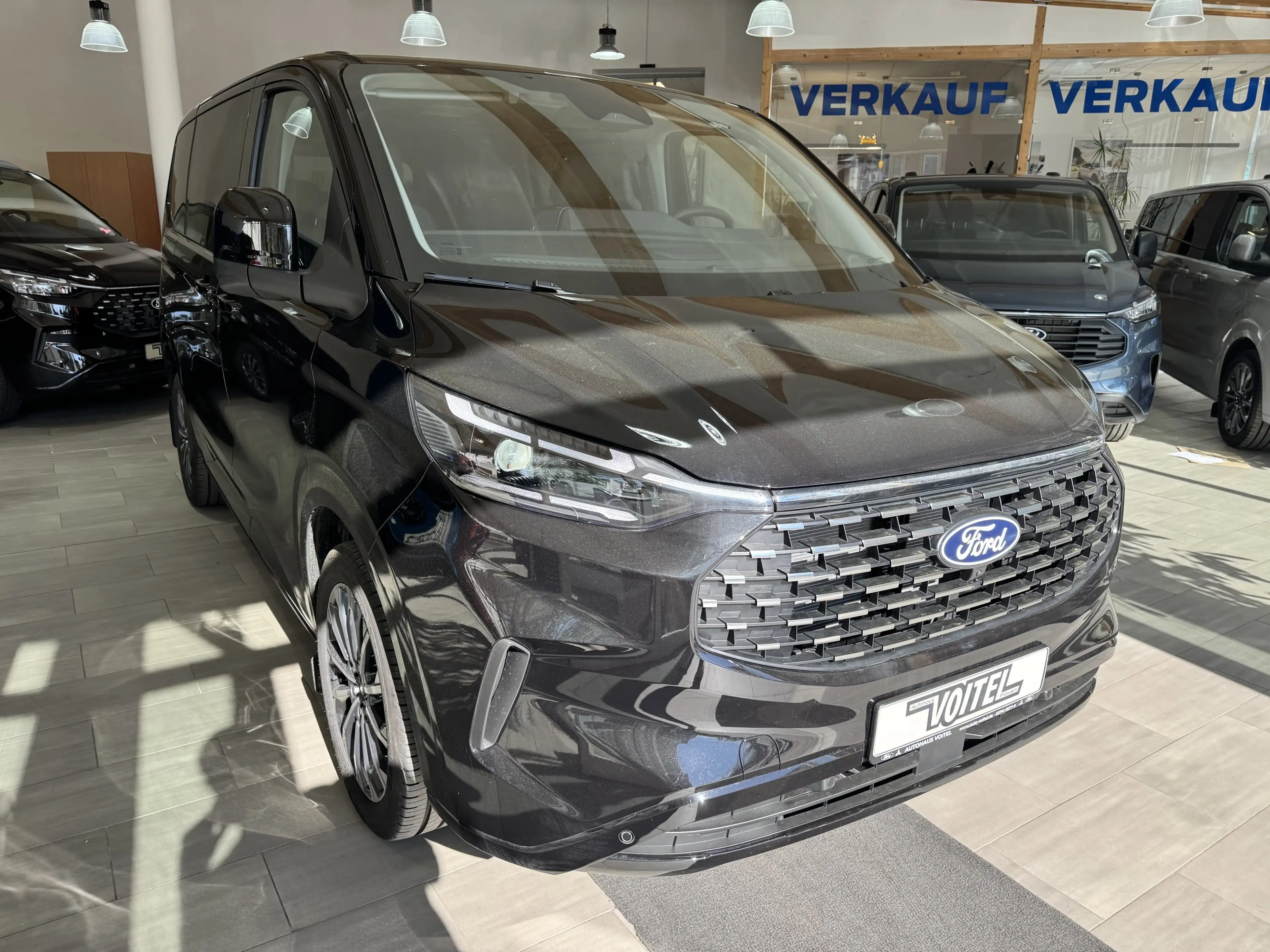 Ford Tourneo Custom Titanium X L1 AWD MATRIX-LED / AHK — photo 3