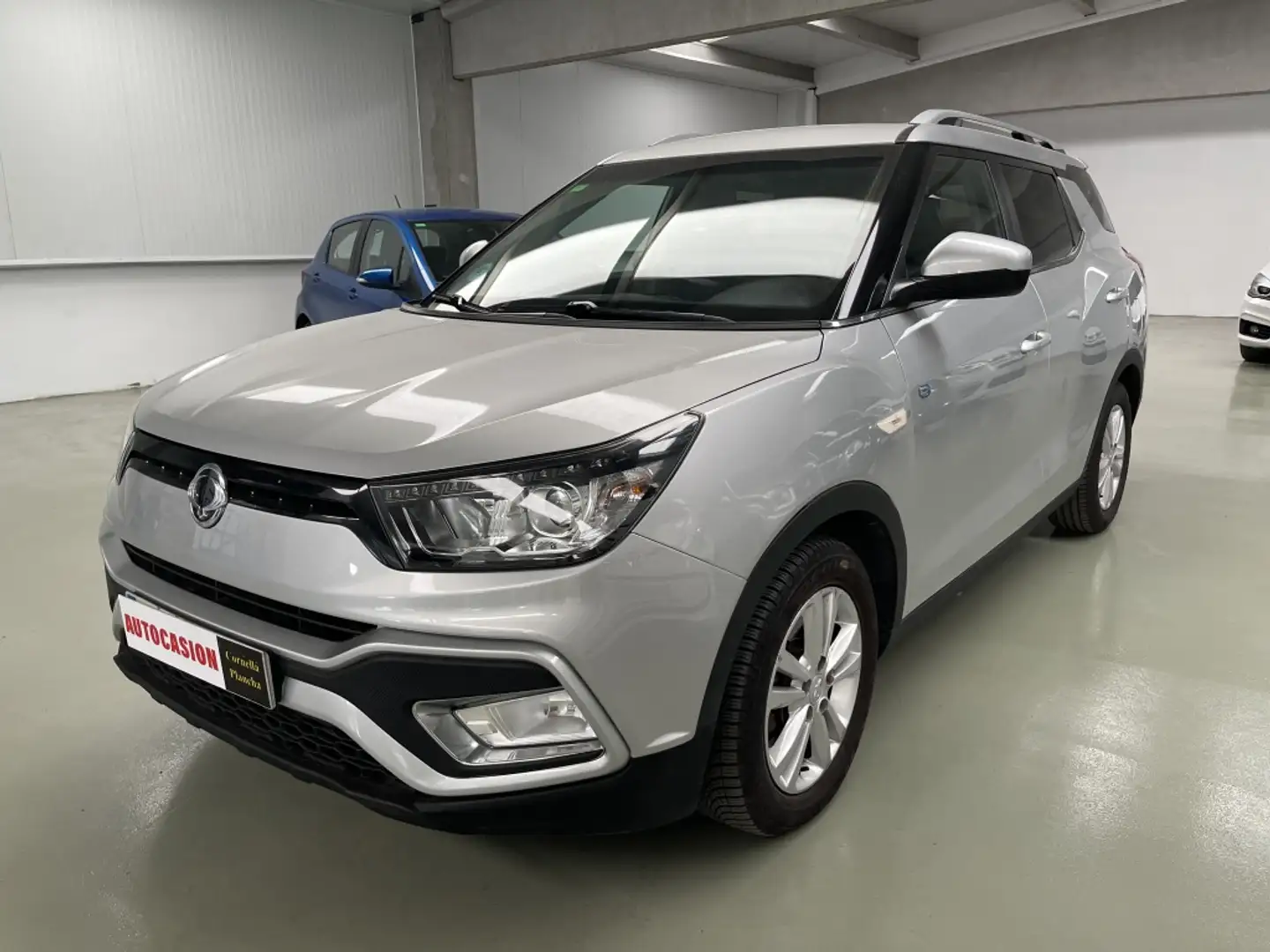 SsangYong XLV D16 Limited 4x2 Silver - 1