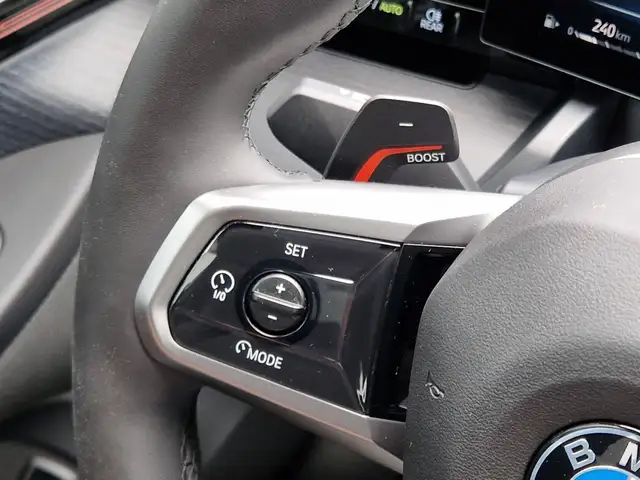BMW 5 Series view 10
