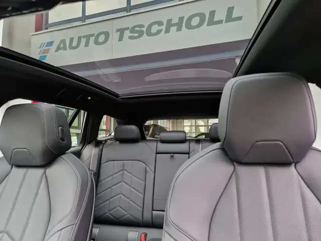 BMW 5 Series view 15