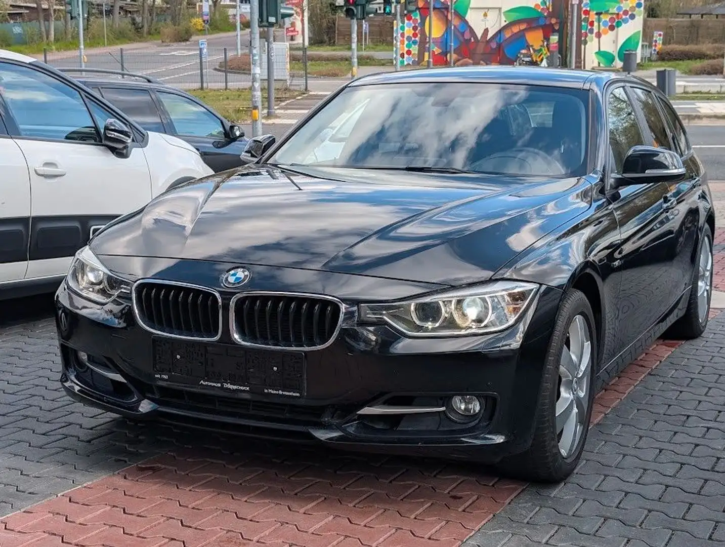 BMW 325 d Touring Automatik HeadUp NAVI Prof Schwarz - 2