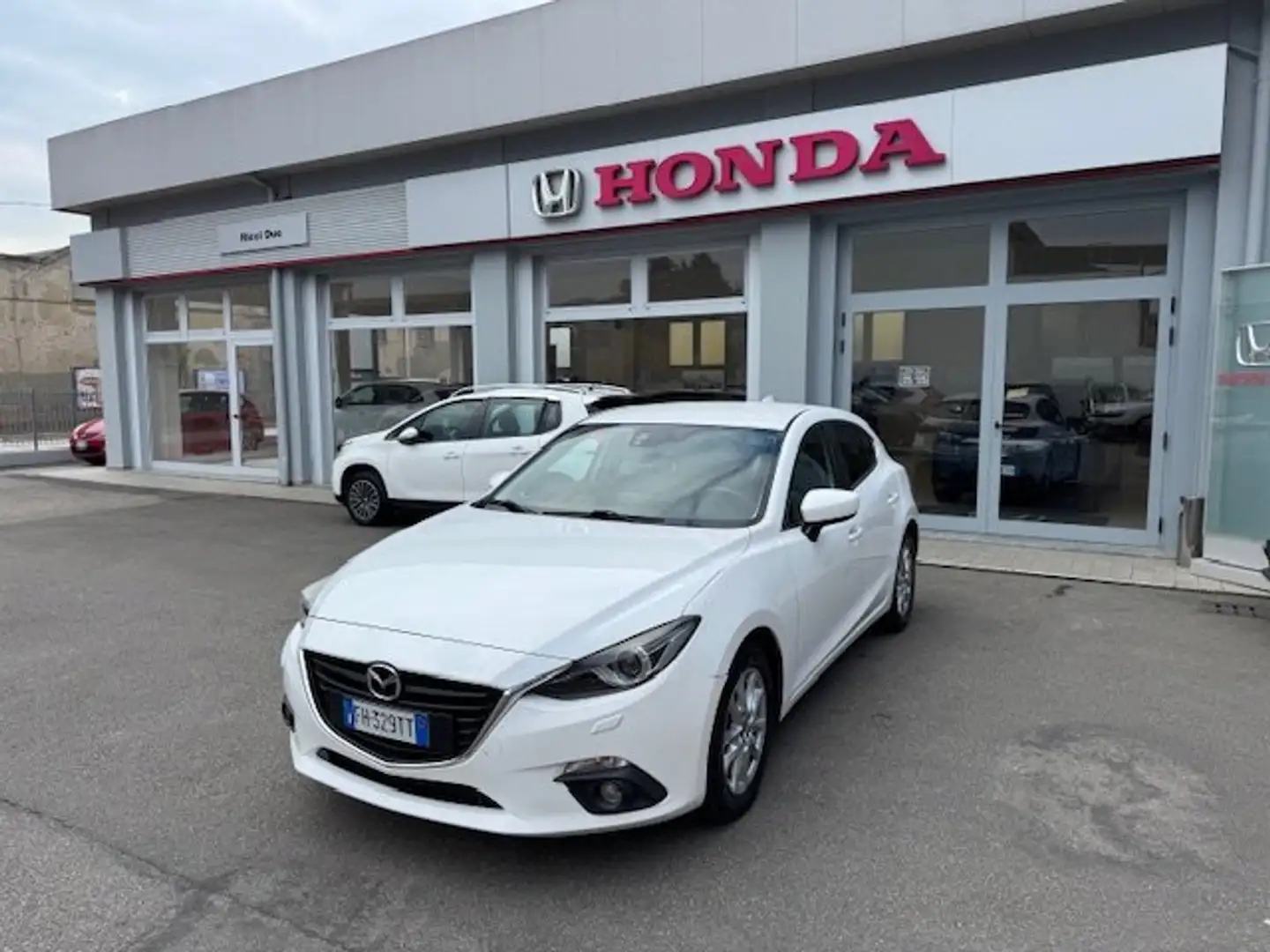 Mazda 3 3 III 2013 5p 1.5d Exceed 105cv Bianco - 1