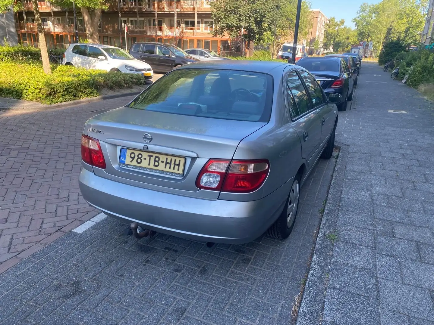 Nissan Almera 1.5 sedan - airco - nieuwe apk Tot 05/2027 Grau - 1