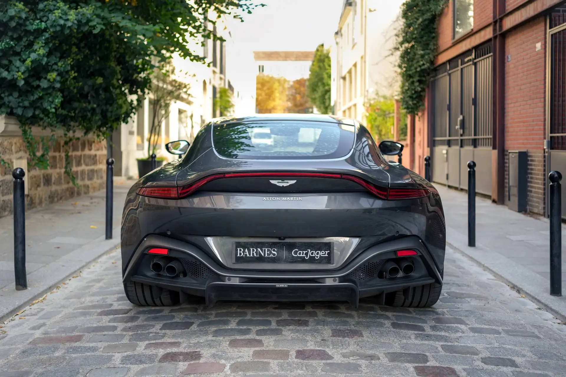 애스턴마틴 밴티지 Coupe 2019 건메탈 사진 5